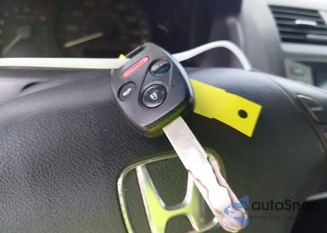 2006 Honda Accord 2.4 Ex from USA, damaged, VIN 1HGCM56816A016403